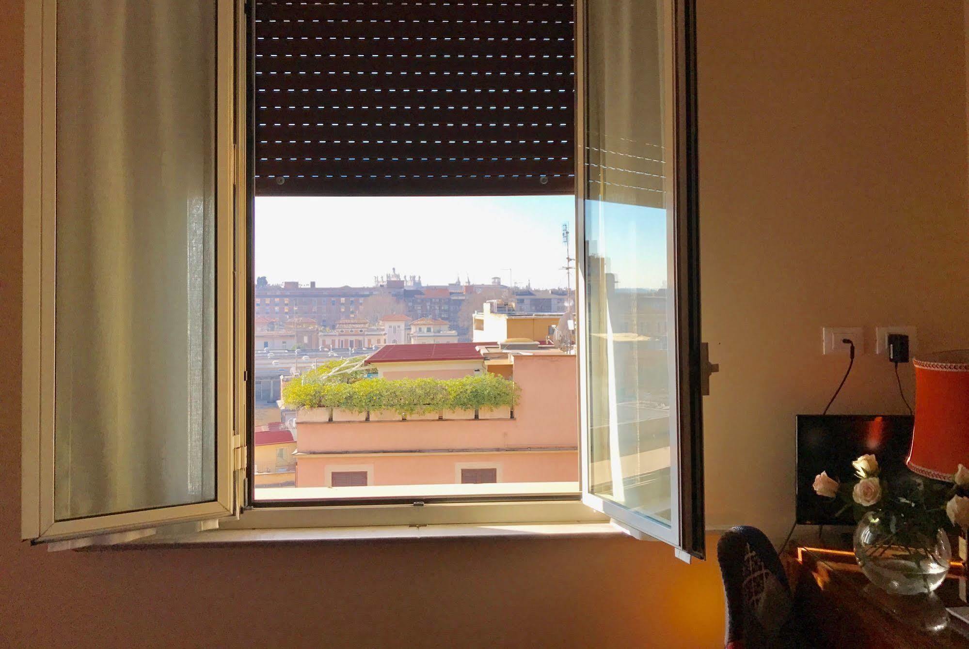 Quarto com Cama de Casal ou 2 de Solteiro
